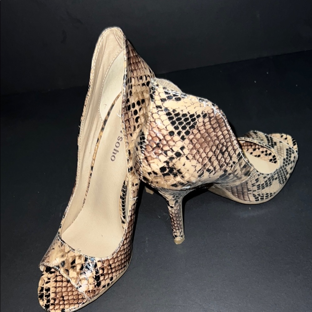 Women's Snakeskin Peep Toe Heels - Brown